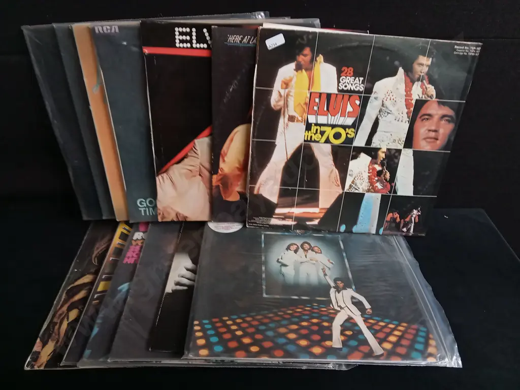 LOT OF VINTAGE VINYL Image 1++