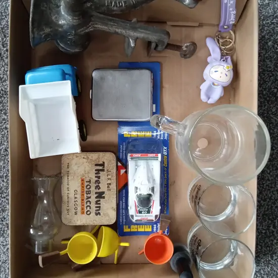 BOX OF MISCELLANEOUS ITEMS