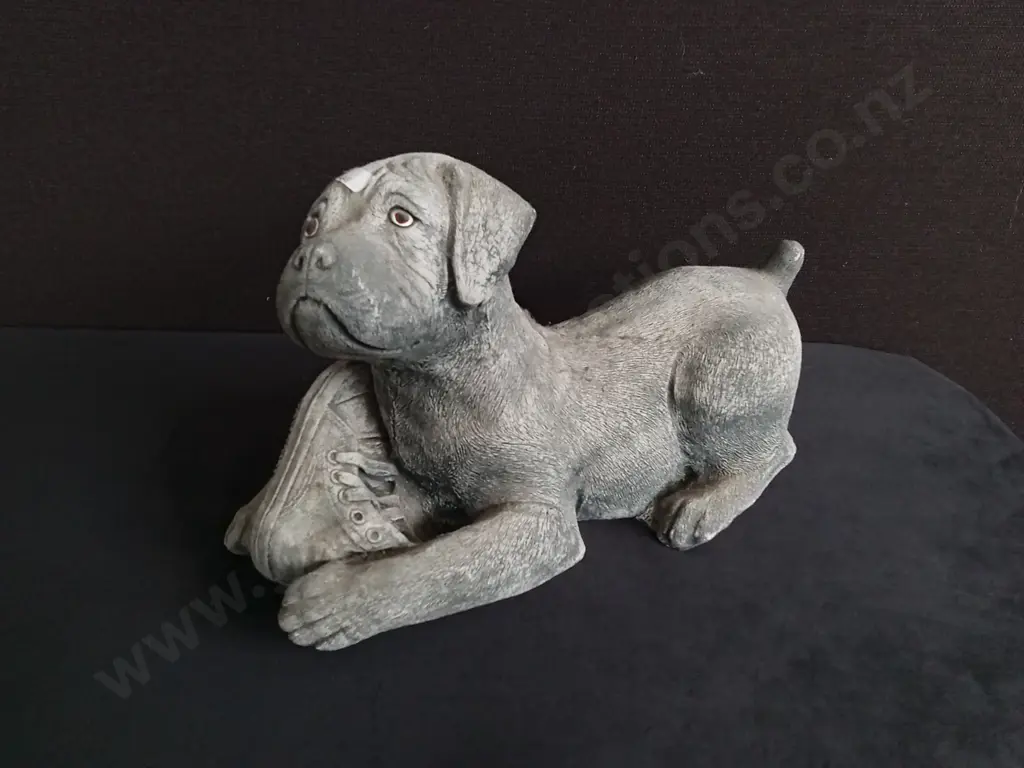 DECORATIVE STONE DOG GARDEN SCULPTURE, H 22.5 CM X W 35 CM Image 1++