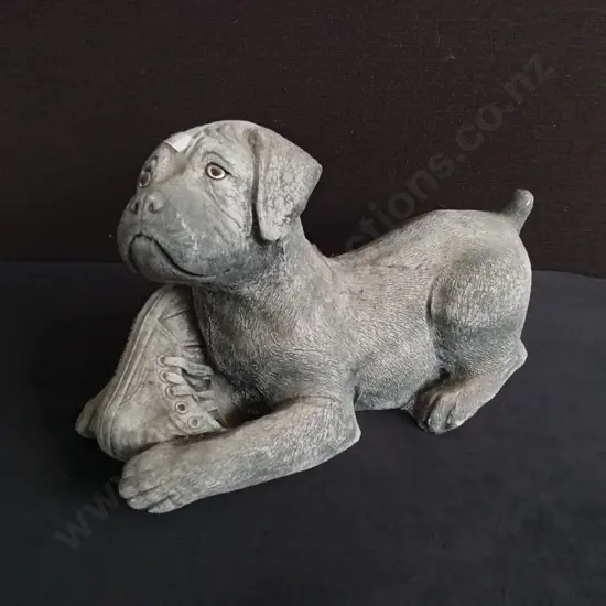 DECORATIVE STONE DOG GARDEN SCULPTURE, H 22.5 CM X W 35 CM
