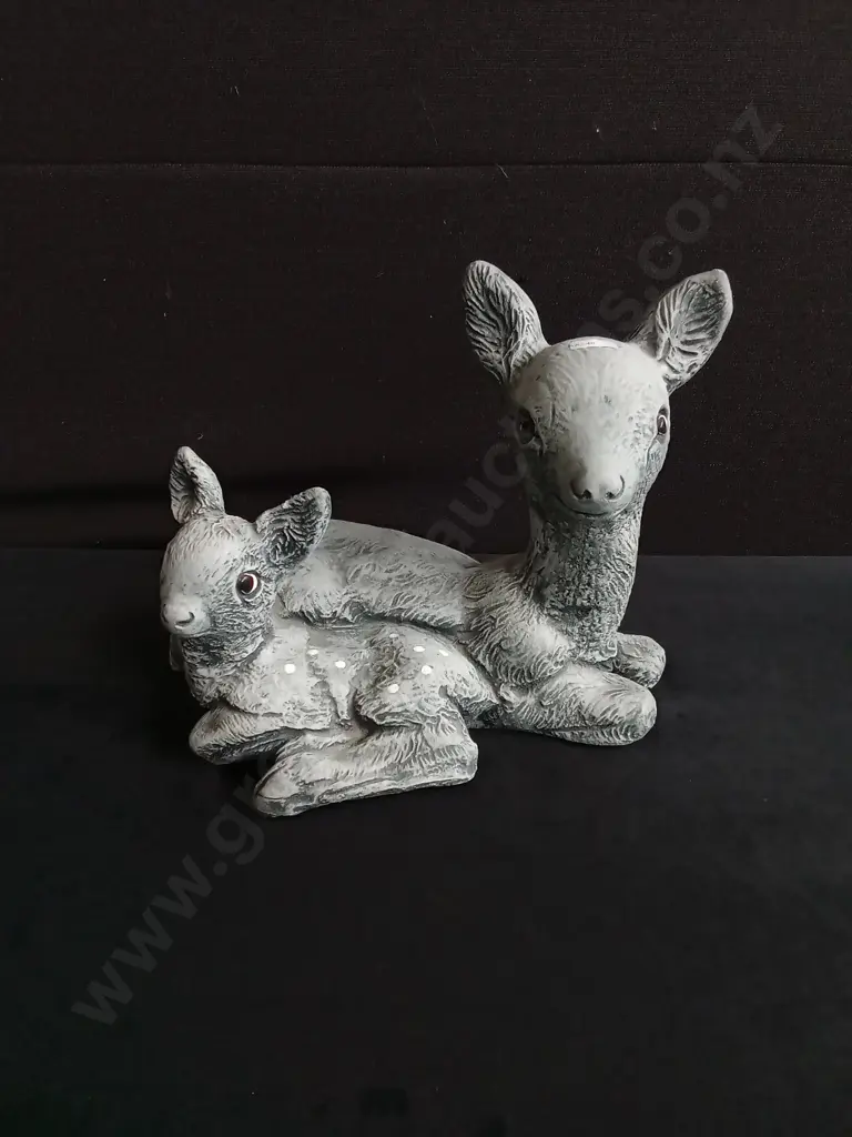 DECORATIVE STONE DEER GARDEN SCULPTURES MOTHER AND FAWN, H 26 CM X W 30 CM Image 1++