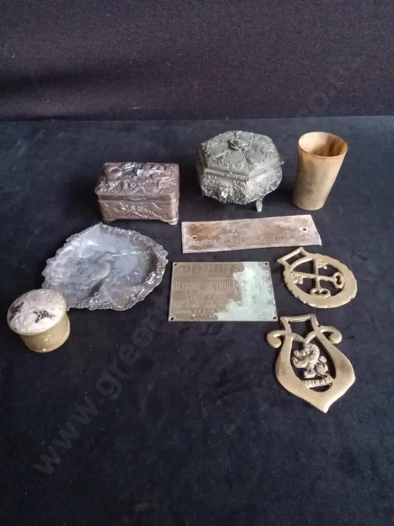 ASSORTED BRASS ITEMS Image 1++