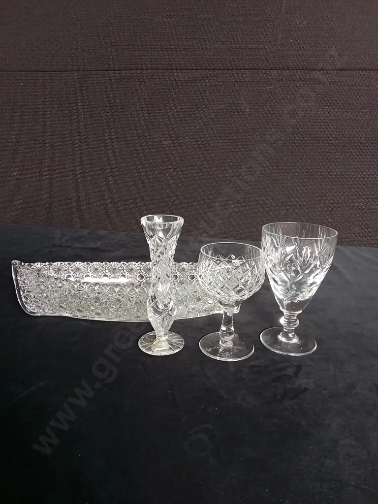 4 CRYTAL GLASS ITEMS Image 1++