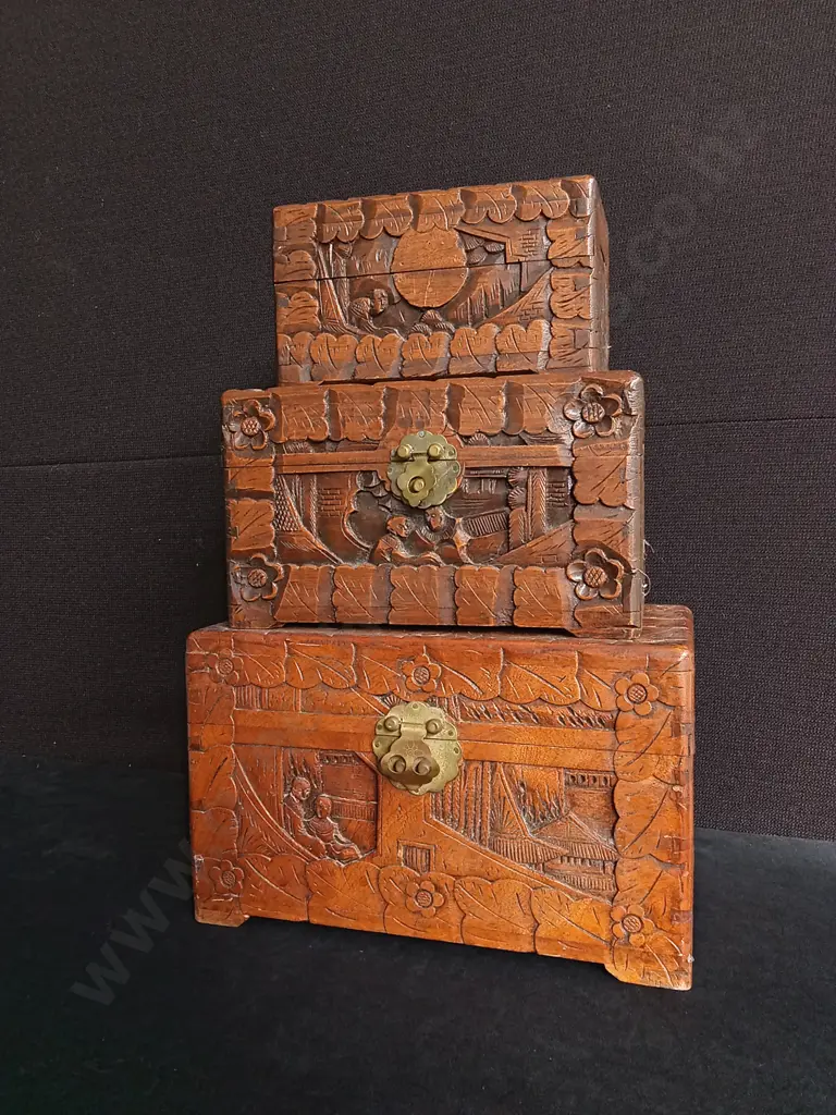 3 PIECES SET OF VINTAGE HAND CARVED NESTING CAMPHOR WOOD STORAGE CHESTS, TALLEST H 18 CM X W 30 CM X D 19 CM Image 1++