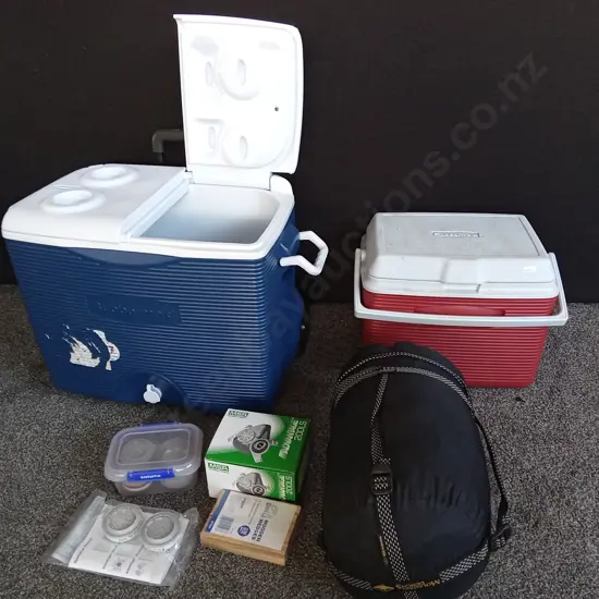 2 CHILLY BINS AND A SLEEPING BAG