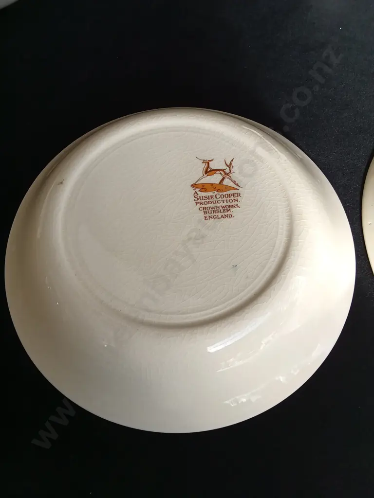 VINTAGE 1930S SUSIE COOPER EARTHENWARE, PINK OVAL PLATTER AND SET OF 4 GREEN BOWLS Image 1++