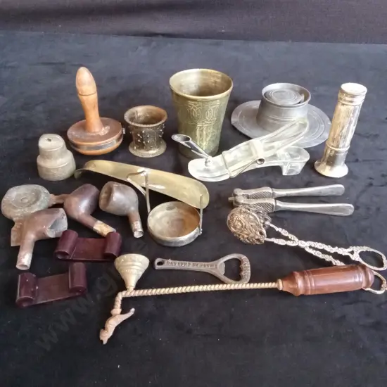 COLLECTION OF MIXED ITEMS