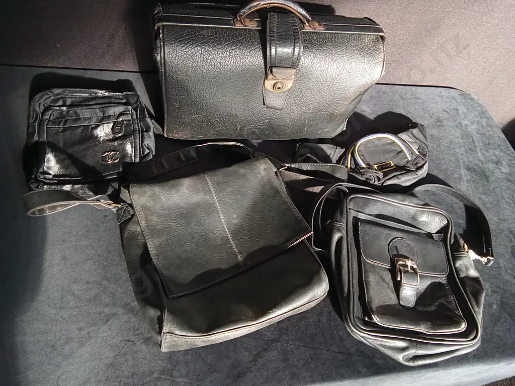 MIX OF BAGS, 5 TOTAL Image 1++