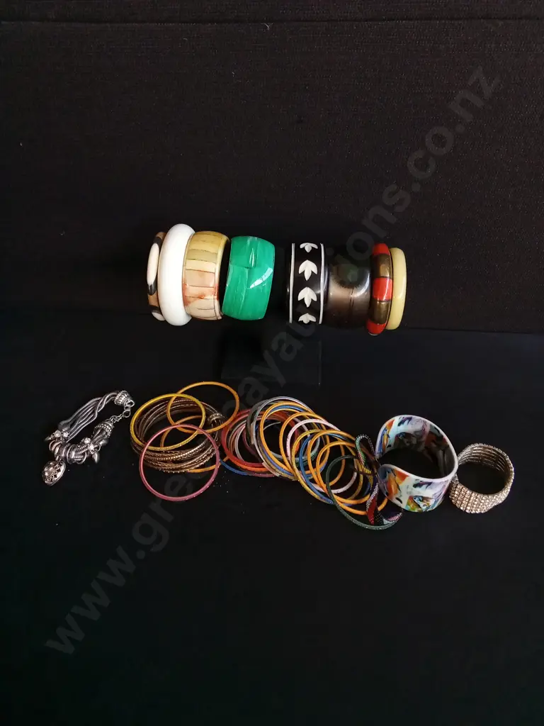 MIX OF BRACELETS AND BANGLES Image 1++