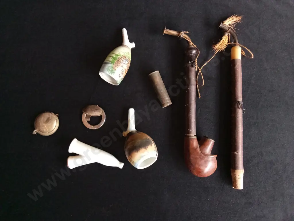 COLLECTION OF VITAGE SMOKING ITEMS Image 1++