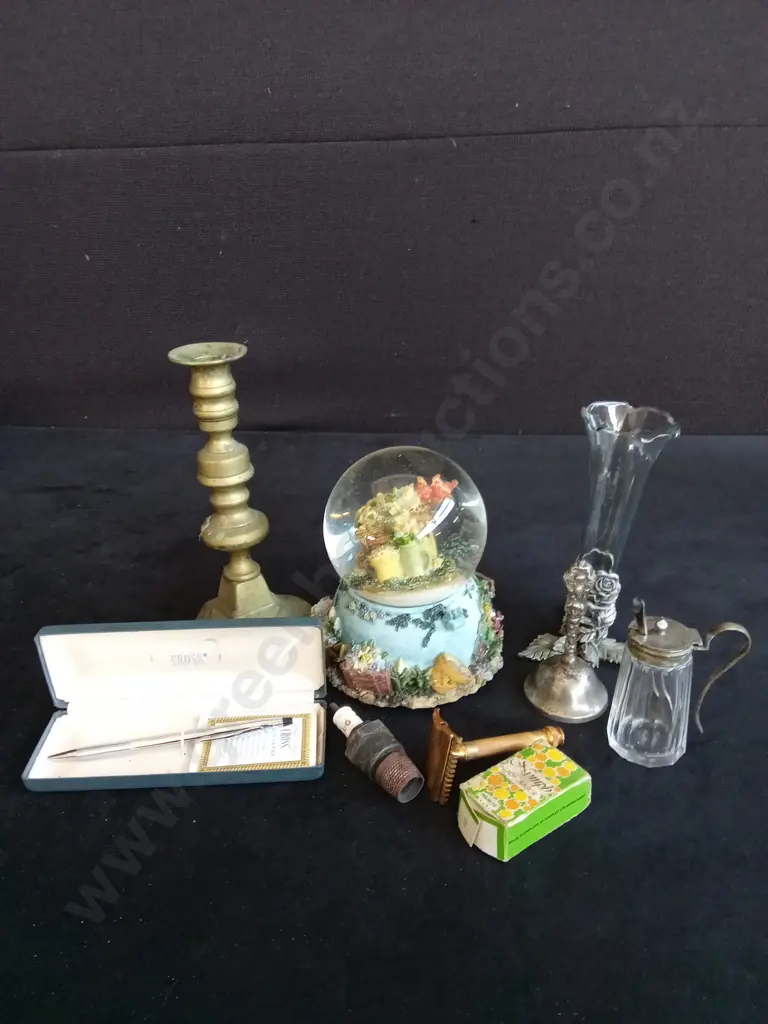 MIX OF ITEMS TALLEST H19.5CM Image 1++