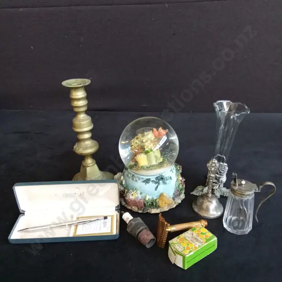 MIX OF ITEMS TALLEST H19.5CM