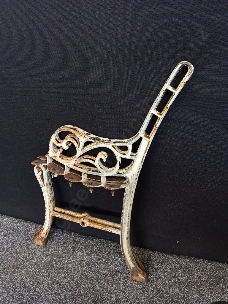 VINTAGE CAST IRON PARK BENCH ENDS, H 71 CM Image 1++