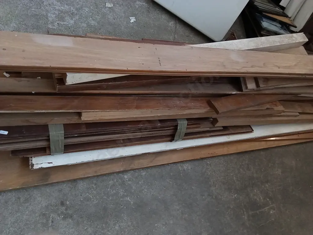 STACK OF RIMU WOOD, VARIOUS PROFILES THICKNESSES ETC LONGEST W 3.64 M Image 1++