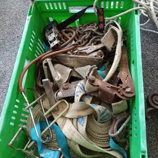 PLASTIC CRATE CONTAINING TRANSPORT STROPS, ROPE AND WOODEN LAMP BASE