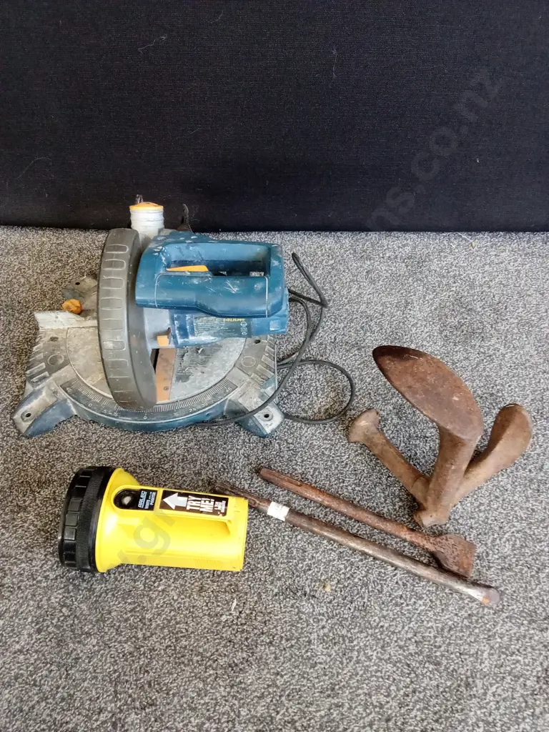 GMC CUT OFF SAW, COBBLERS ANVIL, TORCH ANS 2 SPADE BITS Image 1++