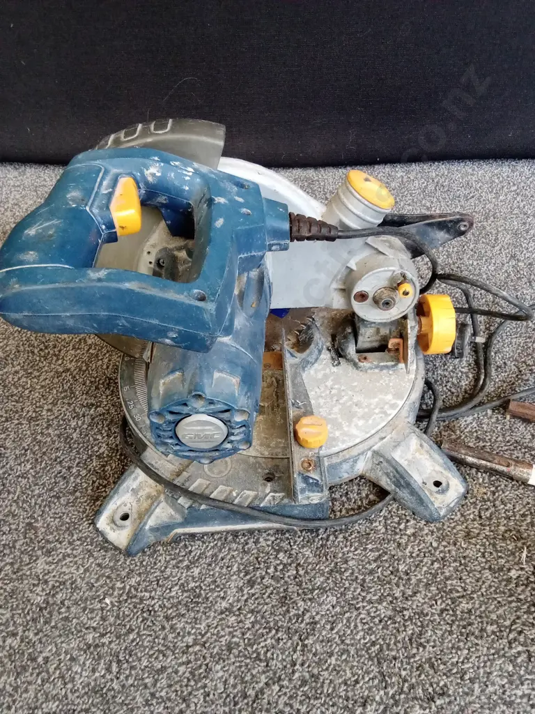 GMC CUT OFF SAW, COBBLERS ANVIL, TORCH ANS 2 SPADE BITS Image 1++