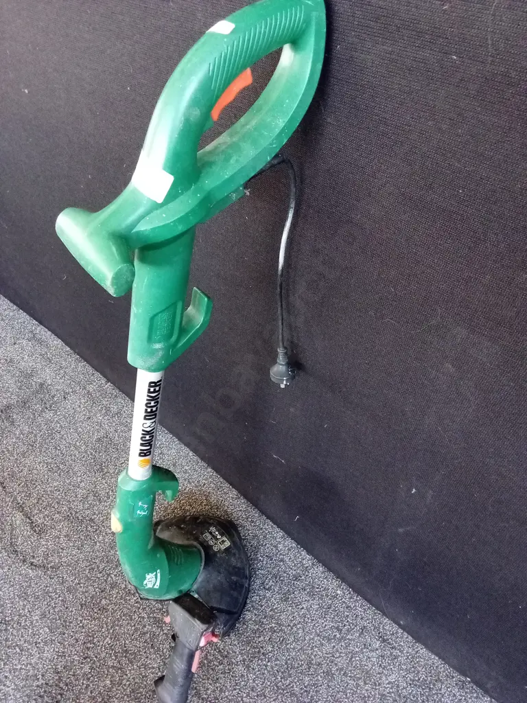 KAWASAKI PETROL LINE TRIMMER, MOTOR HAS COMPRESSION PLUS BLACK AND DECKER CORDED STRIMMER Image 1++