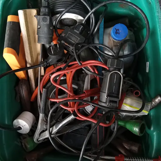 MIX OF TOOLS, INCLUDING TRAILER PLUGS