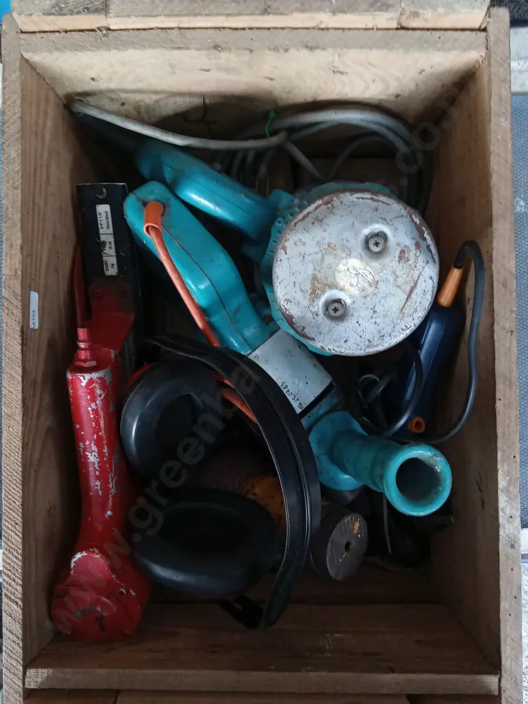 WOODEN CRATE OF POWERTOOLS Image 1++