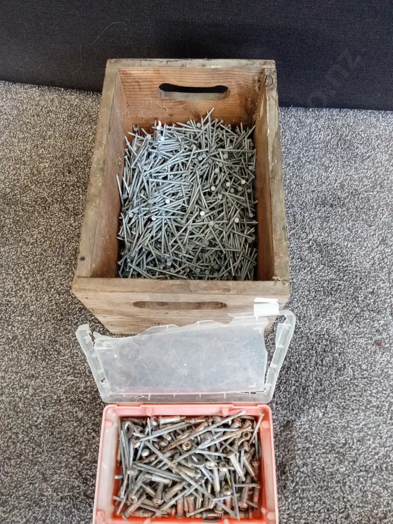 BOX OF GALVANISED NAILS AND JOINERS Image 1++