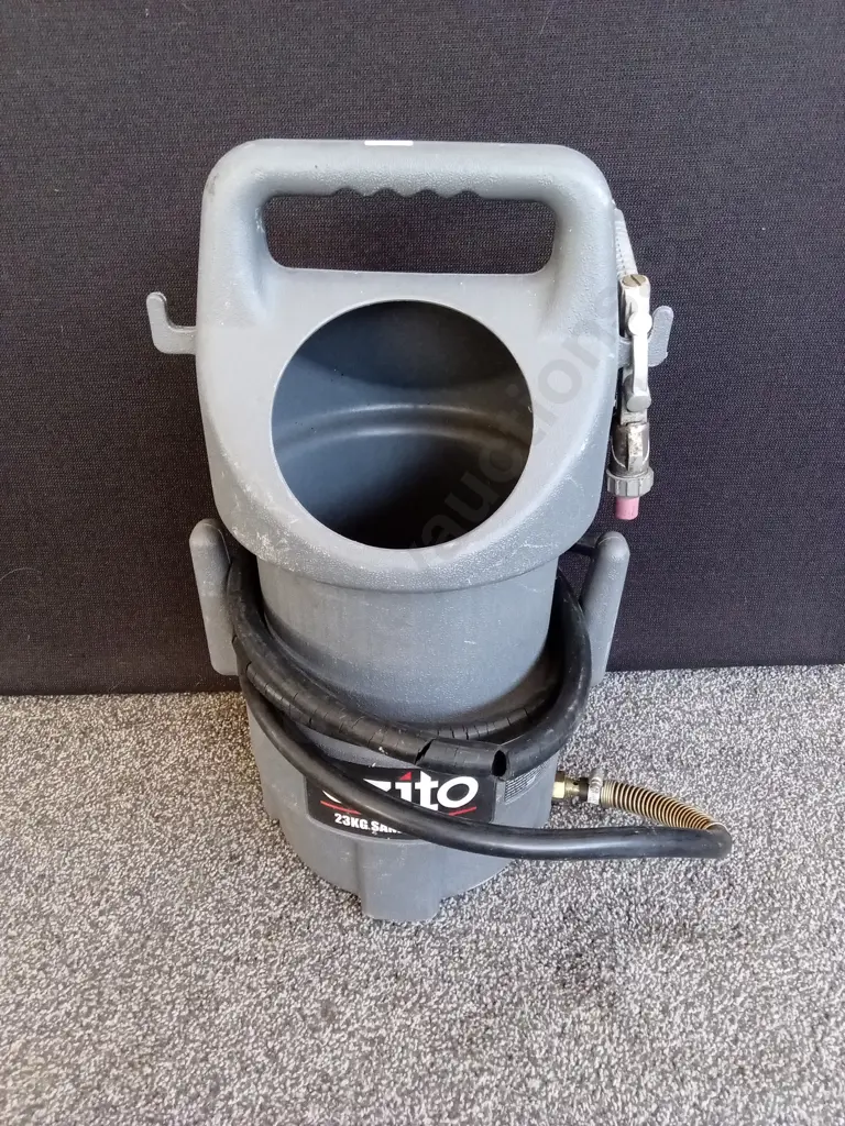 OZITO PORTABLE SAND BLASTER Image 1++