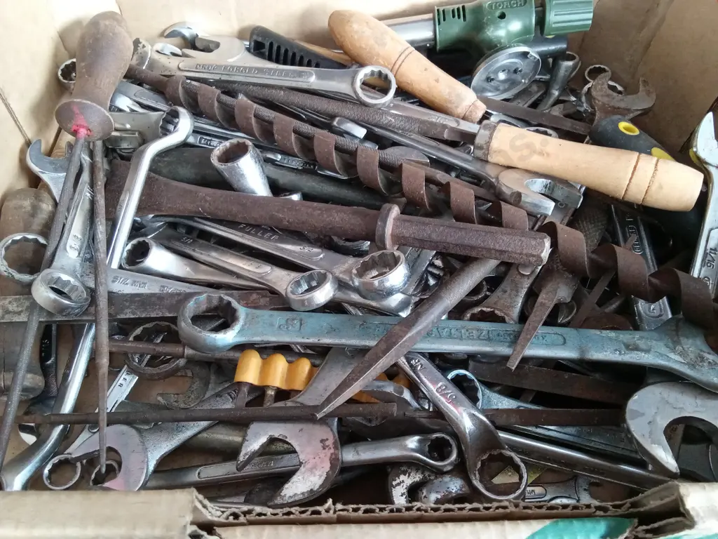 BOX OF SPANNERS AND OTHER TOOLS Image 1++