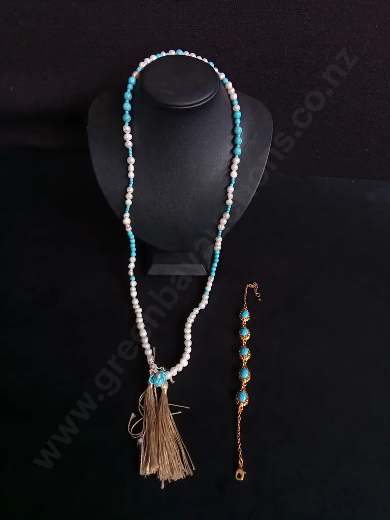 2 PIECES TURQUOISE BEADED NECKLACE AND GOLD COLOURED BRACELET Image 1++