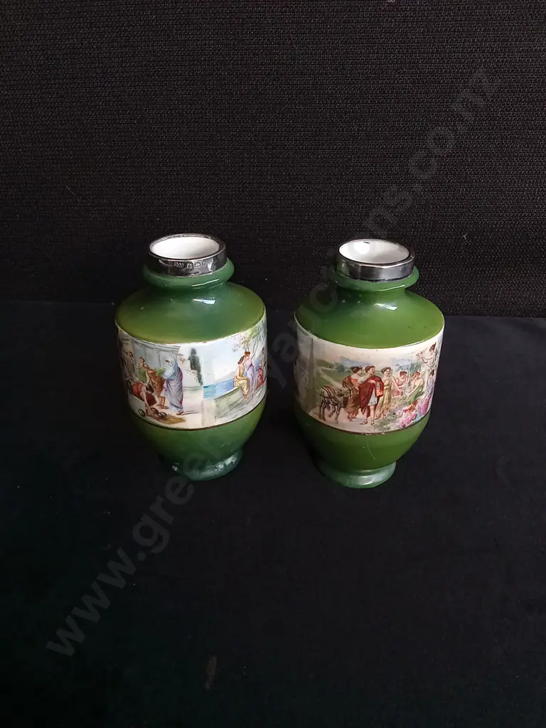 PAIR OF VINTAGE VIENNA STYLE SMALL GREEN VASES, H 11.5 CM Image 1++