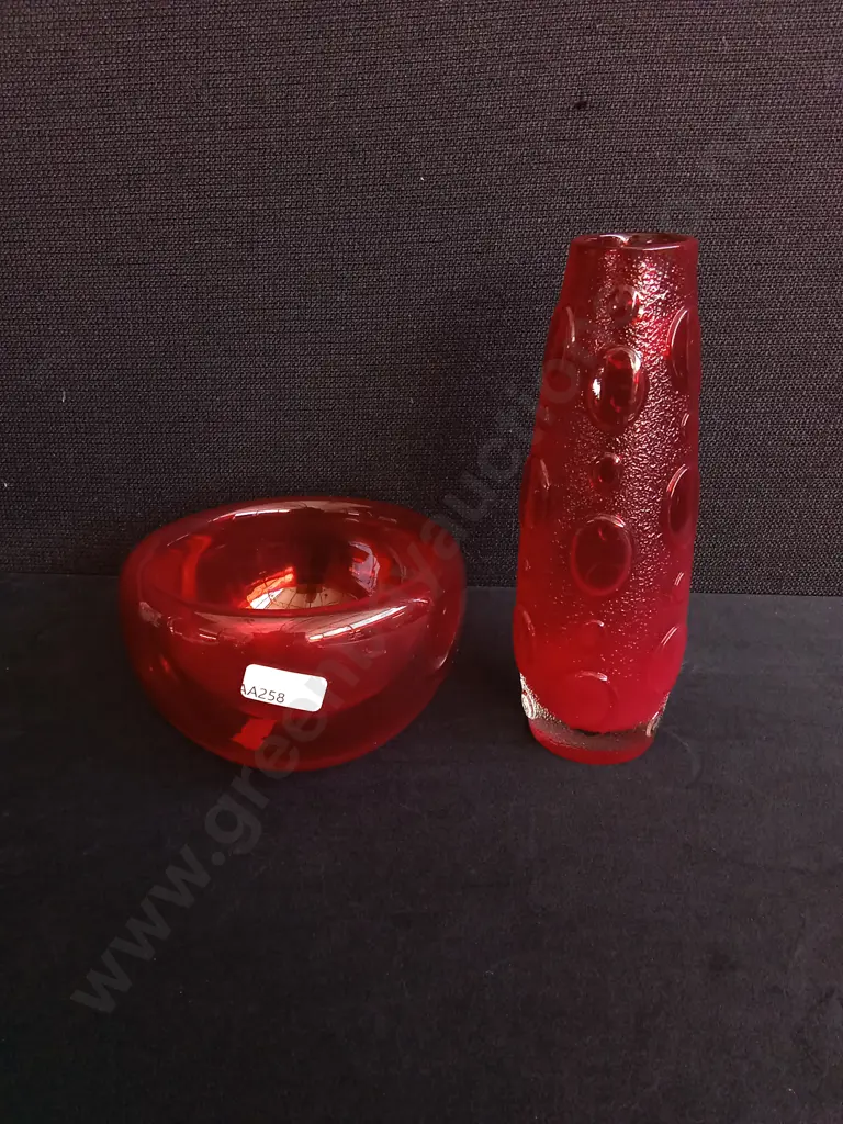 VINTAGE MID CENTURY RUBY RED ART GLASS, BUBBLE BOWL AND TEXTURED BUD VASE, TALLEST H 18 CM Image 1++