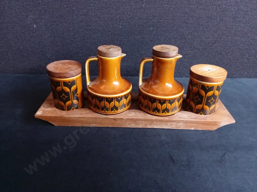VINTAGE HORNSEA POTTERY CRUET SET, W 29.5 CM Image 1++
