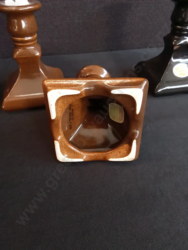 VINTAGE CROWN LYNN CERAMIC CANDLESTICKS, MADE IN NZ, H 12.5 CM Image 1++