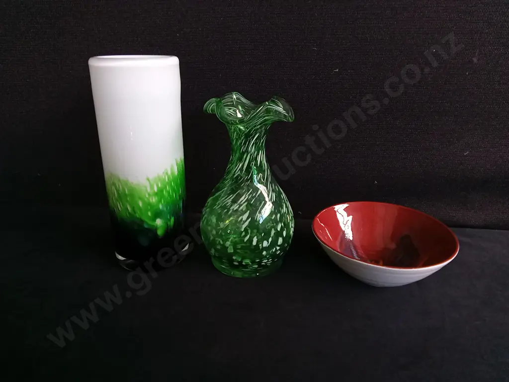 3 PIECES ART GLASS VASES AND STUDIO POTTERY BOWL, TALLEST H 21.5 CM Image 1++