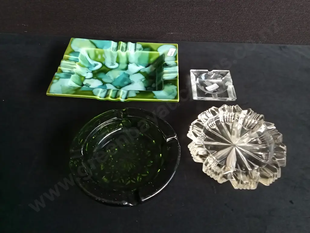 4 VINTAGE GLASS ASHTRAYS, LARGEST W 23 CM Image 1++