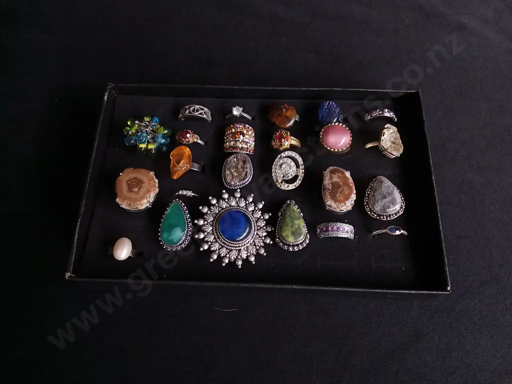 COLLECTION OF RINGS Image 1++