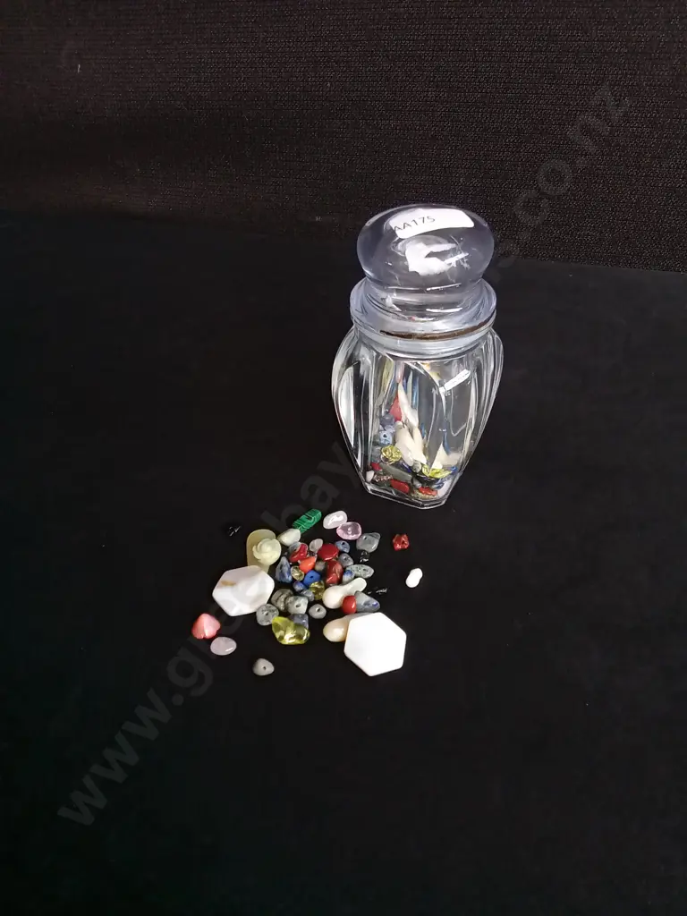 JAR OF BEADS Image 1++