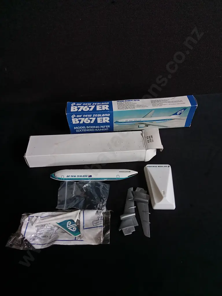 2 VINTAGE AIR NEW ZEALAND MODEL AIRPLANE KITS Image 1++