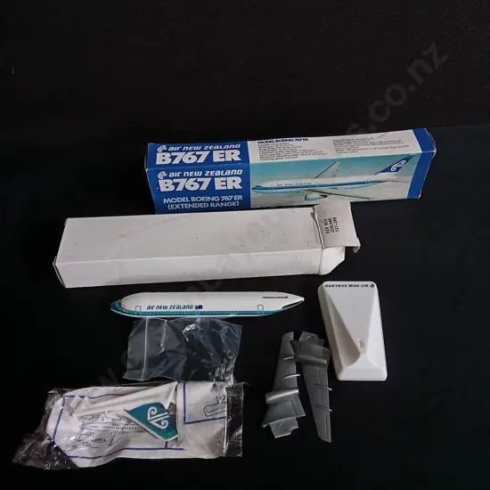 2 VINTAGE AIR NEW ZEALAND MODEL AIRPLANE KITS