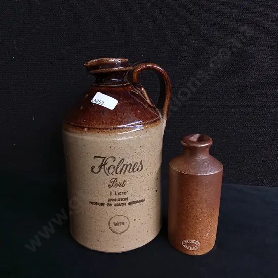 VINTAGE STONEWARE POTTERY, 2 PIECES, 1979 HOLMES PORT 1L FLAGON JUG AND ANTIQUE INK BOTTLES, TALLEST H 20 CM