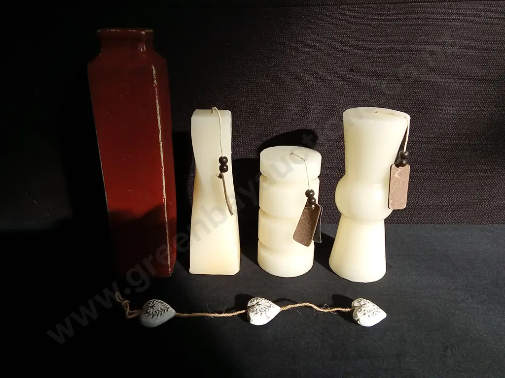 SET OF 3 RADIANCE LABELED CANDLES WITH A VASE AND STONE HEART PIECE Image 1++