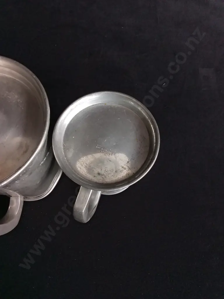 3 VINTAGE ENGLISH PEWTER TANKARDS, TALLEST H 12.5 CM Image 1++
