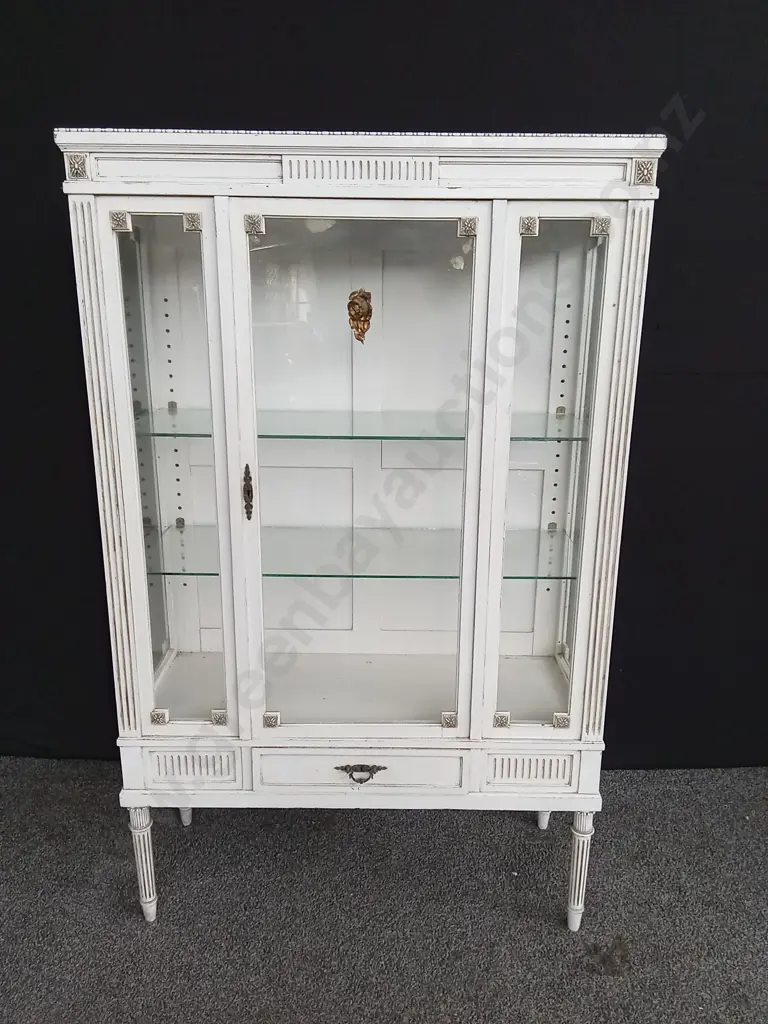 VINTAGE GLASS DISPLAY CABINET WITH TWO GLASS SHELVES AND BOTTOM DRAWER (WITH KEY AND LOCK), H 148CM X W 92CM X D 36CM Image 1++