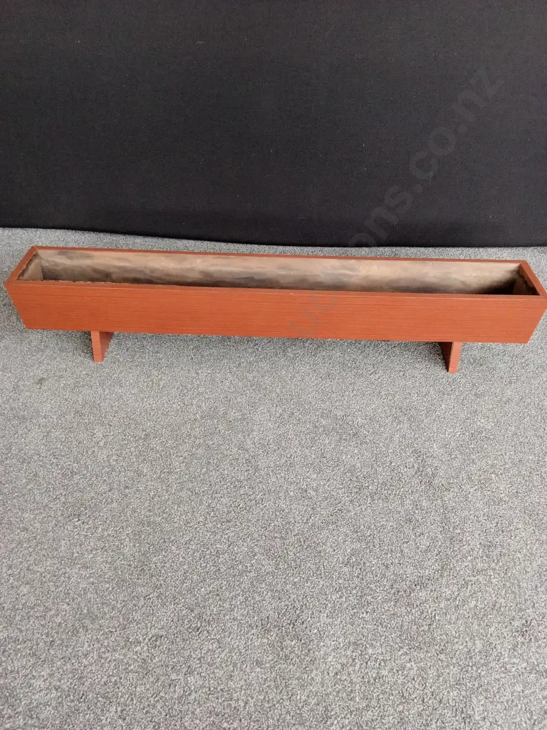 VINTAGE PLANTER WITH LOW ANGLED LEGS L 160CM W 24CM H 30CM Image 1++