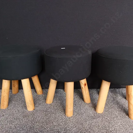 COLLECTION OF 3 ROUND OTTOMAN STOOLS, HEIGHT 40CM