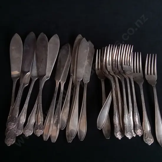 VINTAGE EPNS CUTLERY