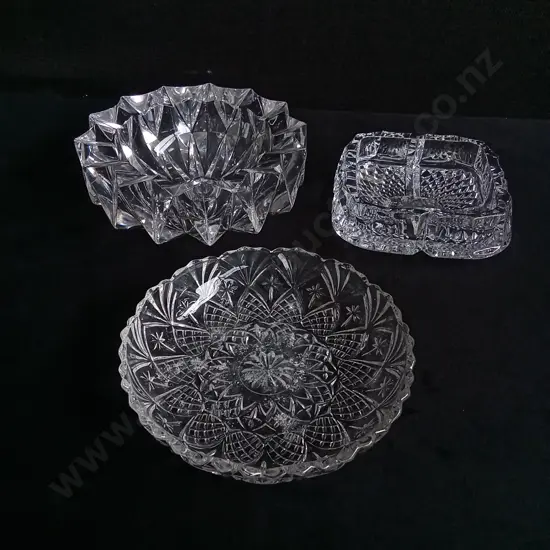 3 PIECES VINTAGE CRYSTAL GLASS TRINKET DISHES, INCLUDING LIBBEY GLASS COMPANY DISH. LARGEST W 14 CM