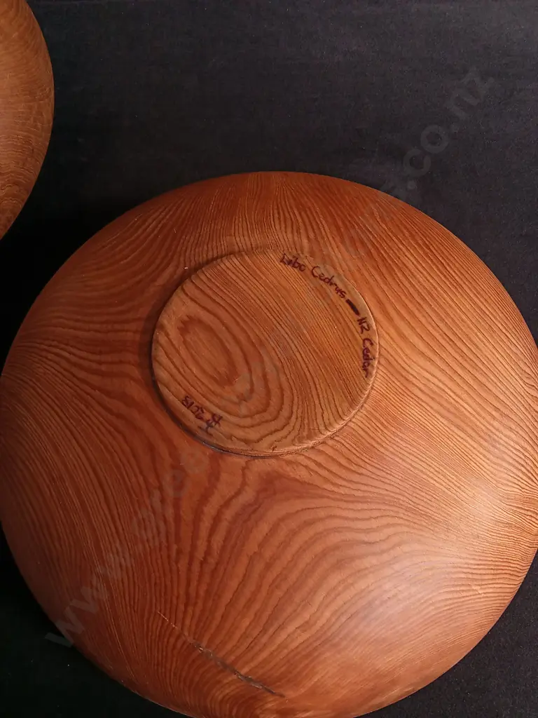 PAIR OF HAND TURNED NZ NATIVE WOODEN BOWLS, INCLUDING ONE CEDAR, LARGEST W 31 CM APPROX Image 1++