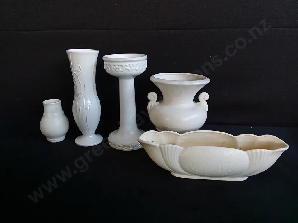 5 PIECES VINTAGE CROWN LYNN WHITE POTTERY PIECES, MADE IN NZ, TALLEST H 23.5 CM Image 1++