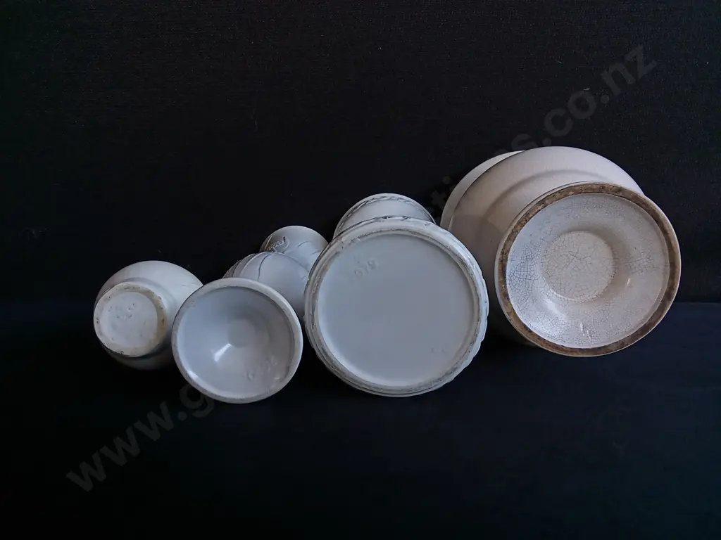 5 PIECES VINTAGE CROWN LYNN WHITE POTTERY PIECES, MADE IN NZ, TALLEST H 23.5 CM Image 1++