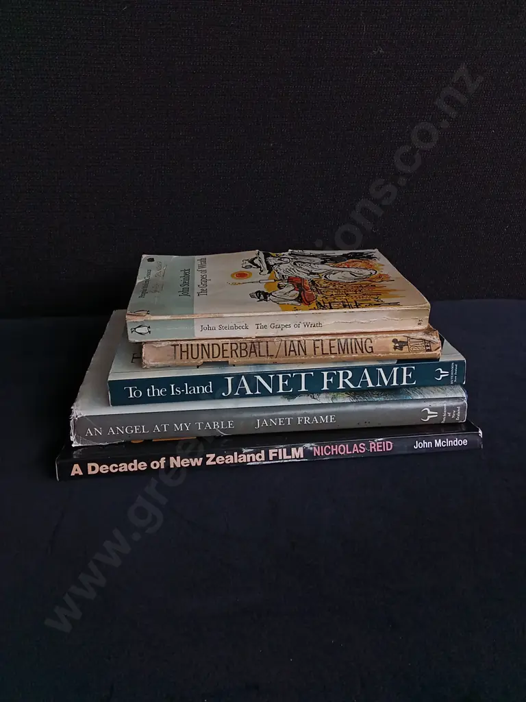 MIX OF 5 BOOKS Image 1++
